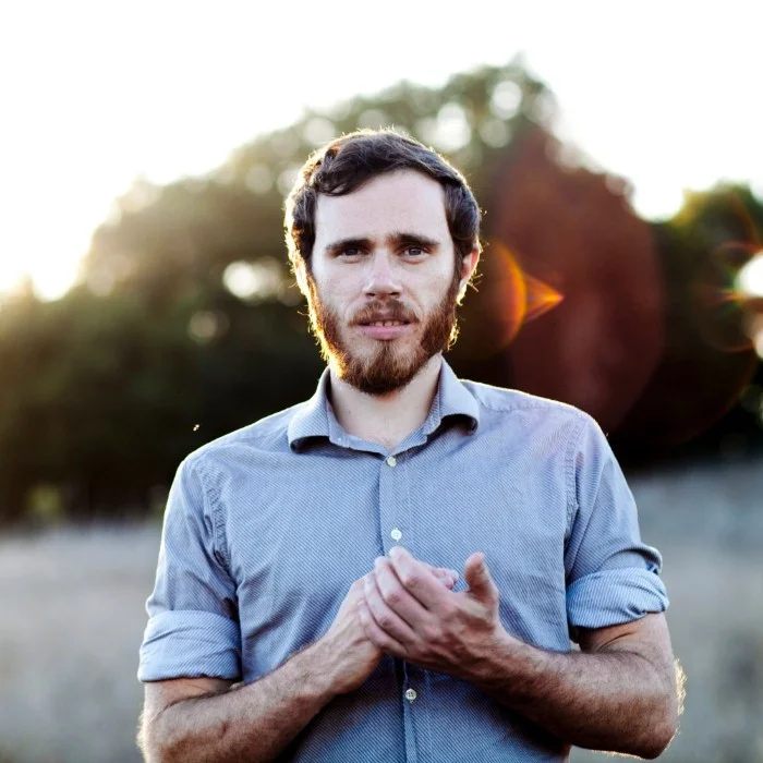 JAMES VINCENT MCMORROW : LA VOIX ENVOÛTANTE DE L'INDIE POP IRLANDAISE