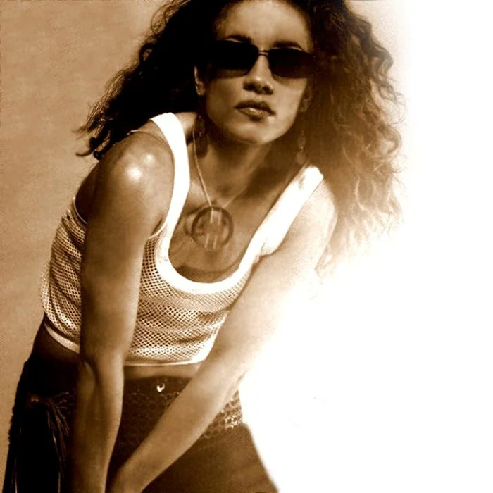 AMANDA MARSHALL : LA VOIX POP-ROCK CANADIENNE