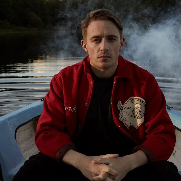 DERMOT KENNEDY : LA VOIX POÉTIQUE DE L'INDIE ROCK IRLANDAIS