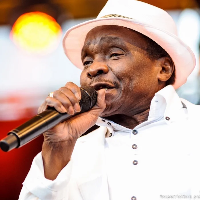 MORY KANTÉ : LÉGENDE GUINÉENNE DE LA MUSIQUE WORLD ET SON HERITAGE