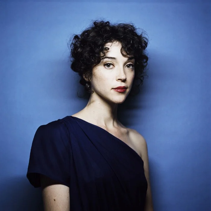 ST. VINCENT : L'ART POP AUDACIEUSE D'ANNIE CLARK