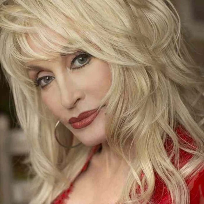 DOLLY PARTON : LA REINE DE LA COUNTRY POP