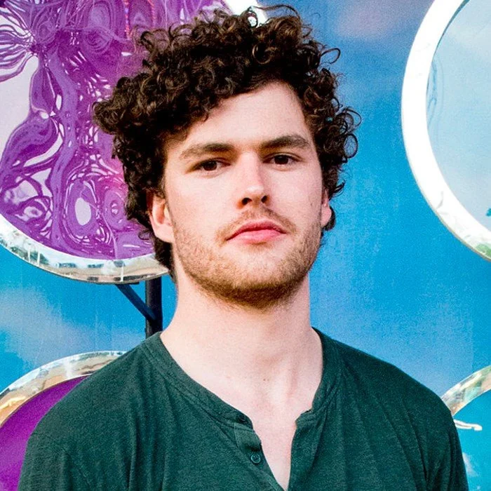 VANCE JOY : LE FOLK TENDRE AU CŒUR DÉCHIRÉ