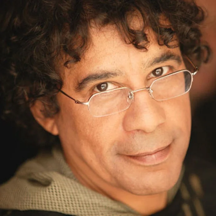 LAURENT VOULZY : LE POÈTE DE LA CHANSON FRANÇAISE