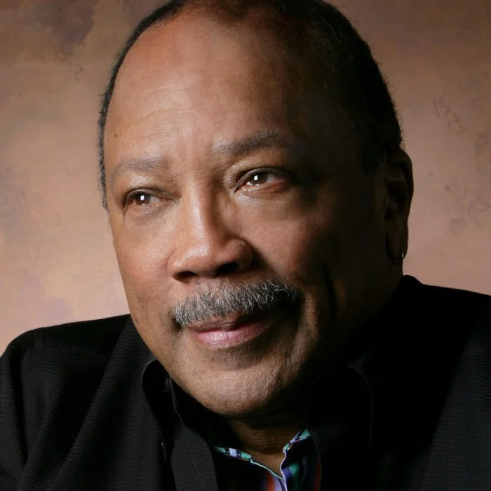 QUINCY JONES : LÉGENDE DU JAZZ ET PRODUCTEUR DE GÉNIE