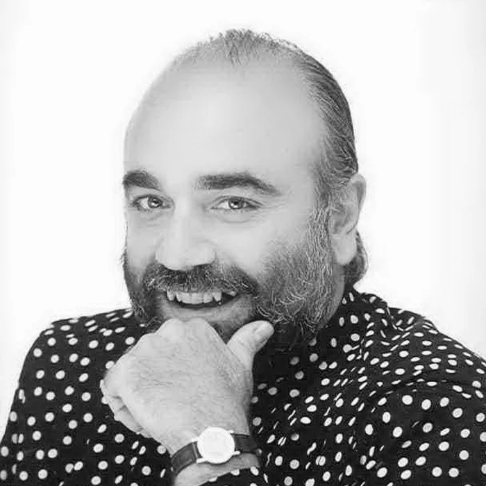 DEMIS ROUSSOS : LA VOIX ENVOÛTANTE DE LA POP MONDIALE