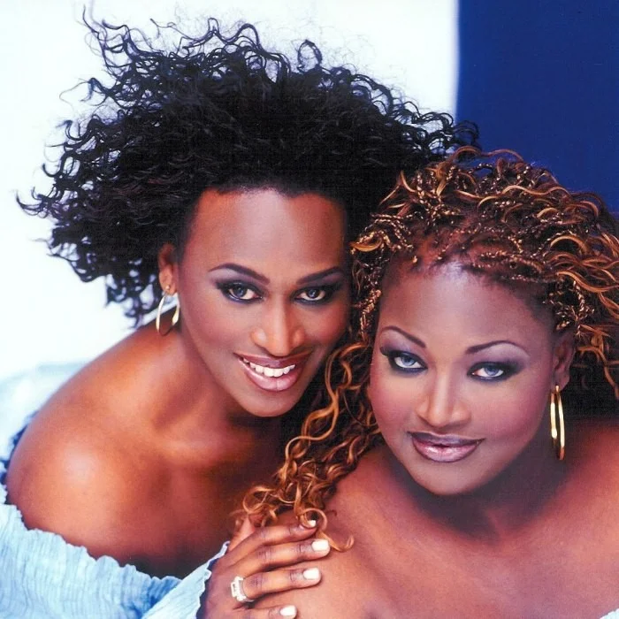 THE WEATHER GIRLS : LE DUO QUI A FAIT DANSER LE MONDE AVEC « IT'S RAINING MEN »