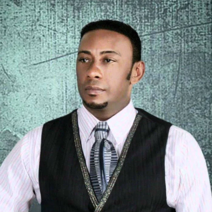 ANTONY SANTOS : LE ROI DE LA BACHATA DOMINICAINE