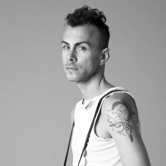 ASAF AVIDAN : LA VOIX ENVOÛTANTE DU FOLK ROCK ISRAÉLIEN