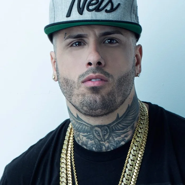 NICKY JAM : LA LÉGENDE DU REGGAETON AU CŒUR DES CŒURS