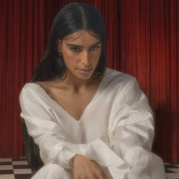 SEVDALIZA : LA VOIX AVANT-GARDISTE DE L'ÉLECTRO-POP NÉERLANDAISE