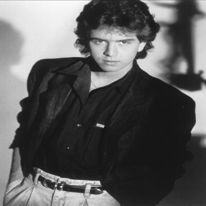 GLENN MEDEIROS : LE CHANTEUR DE « NOTHING'S GONNA CHANGE MY LOVE FOR YOU »