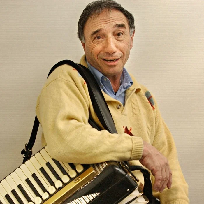 ROCCO GRANATA : L'ACCORDÉONISTE ITALO-BELGE QUI A CONQUIS LE MONDE AVEC "MARINA"