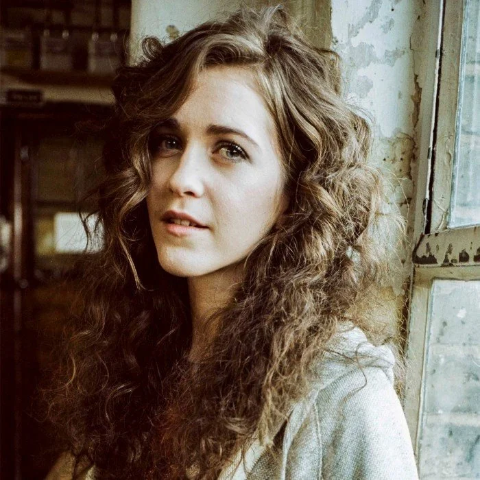 RAE MORRIS : LA POP ALTERNATIVE BRITANNIQUE QUI A MARQUÉ SON TEMPS