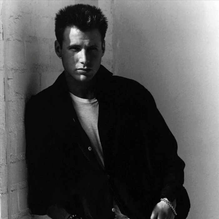 COREY HART : L'ICÔNE DE LA NEW WAVE CANADIENNE