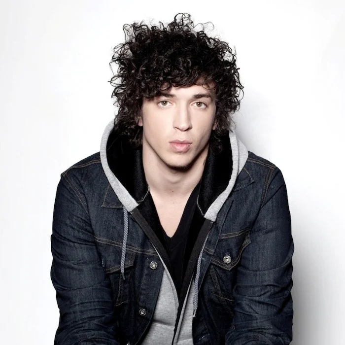 JULIAN PERRETTA : LA VOIX POP BRITANNIQUE AU SOLEIL