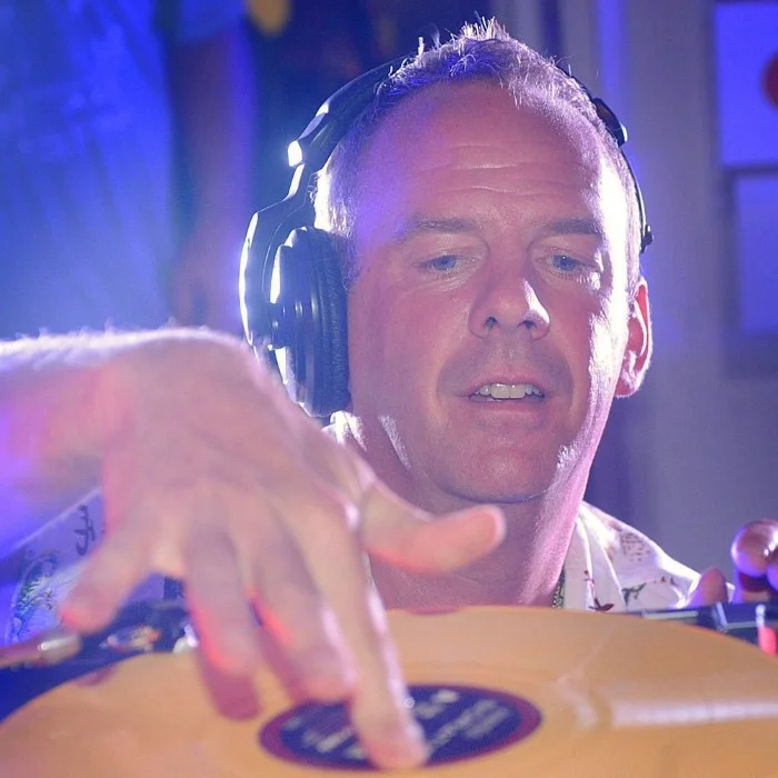 FATBOY SLIM : LE MAÎTRE DU BIG BEAT BRITANNIQUE