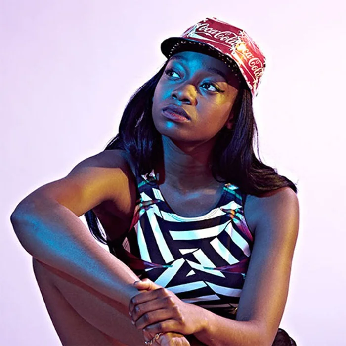 LITTLE SIMZ : LA RAPPEUSE BRITANNIQUE QUI RÉINVENTE LE HIP-HOP