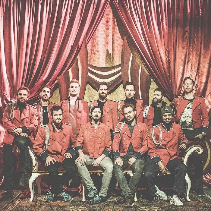 MEUTE : LE BRASS BAND TECHNO QUI FAIT DANSER HAMBOURG