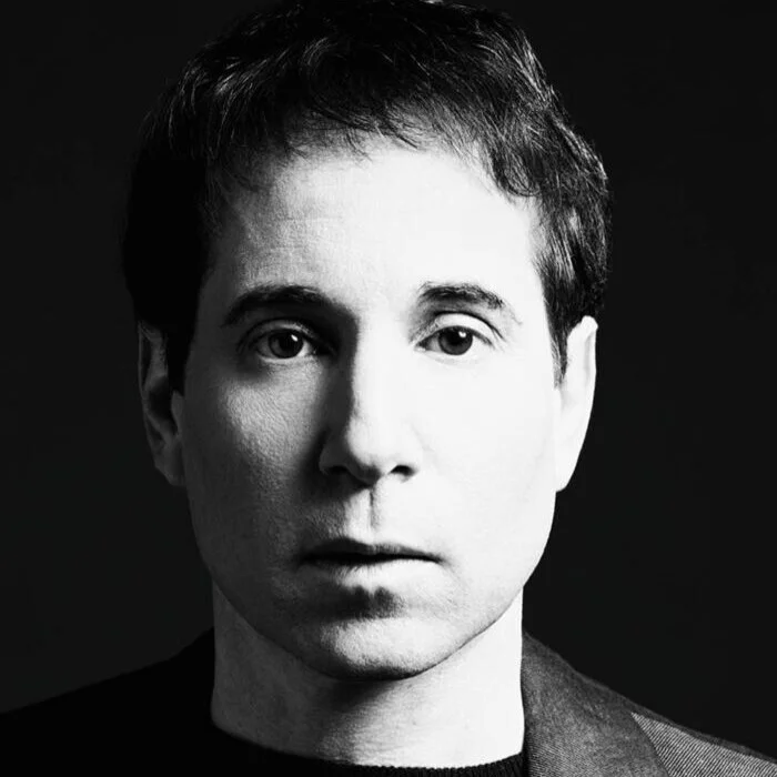 PAUL SIMON : BIOGRAPHIE DU GÉNIE DE LA FOLK AMÉRICAINE