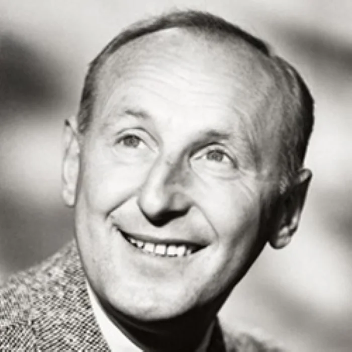 BOURVIL : LE GÉNIE COMÉDIEN ET CHANTEUR FRANÇAIS