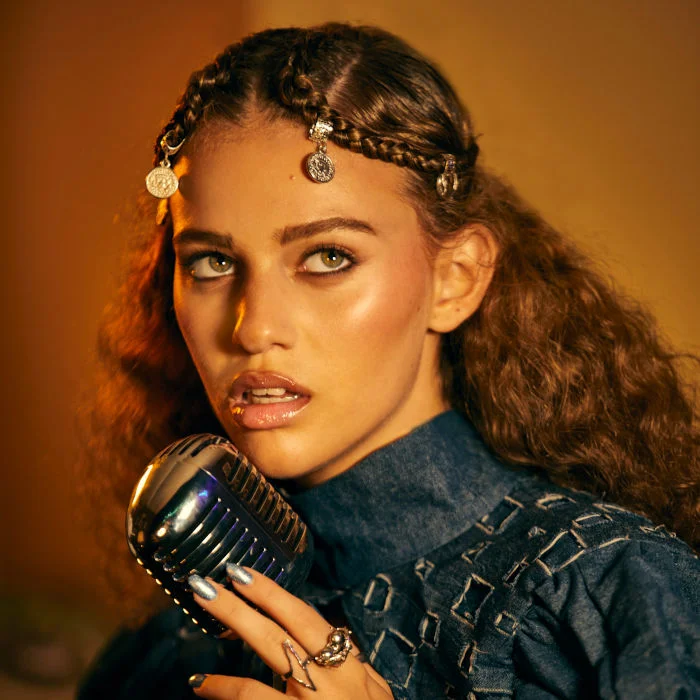 ELYANNA : LA VOIX PALESTINO-CHILIENNE QUI RÉINVENTE LA POP ALTERNATIVE