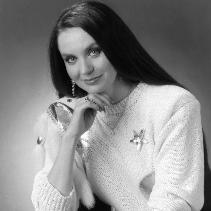CRYSTAL GAYLE : LA VOIX DOUCE DE LA COUNTRY POP