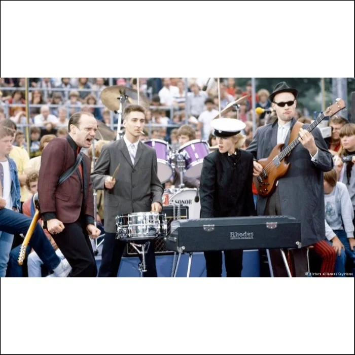 IDEAL : GROUPE ICONIQUE DE LA NEUE DEUTSCHE WELLE
