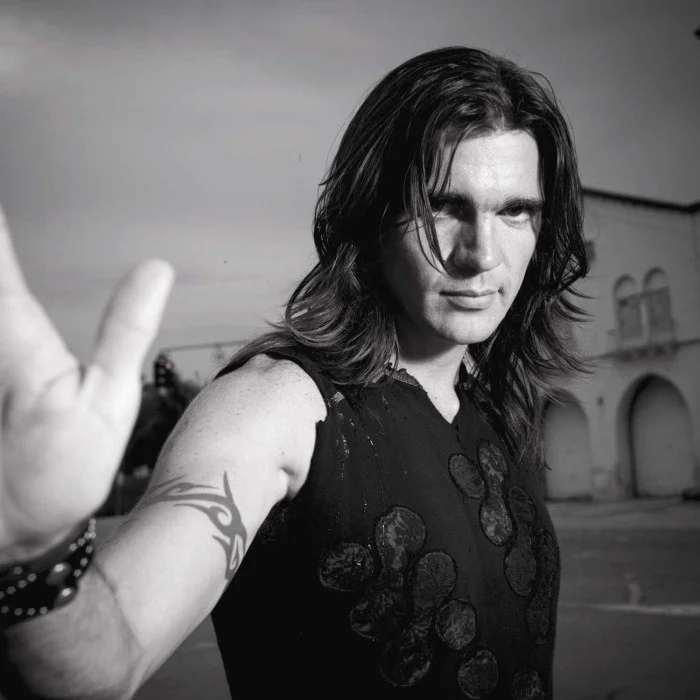 JUANES : LE ROCK LATIN AU CŒUR DE MEDELLÍN