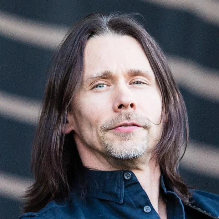 MYLES KENNEDY : VOIX EMBLÉMATIQUE DU HARD ROCK AMÉRICAIN
