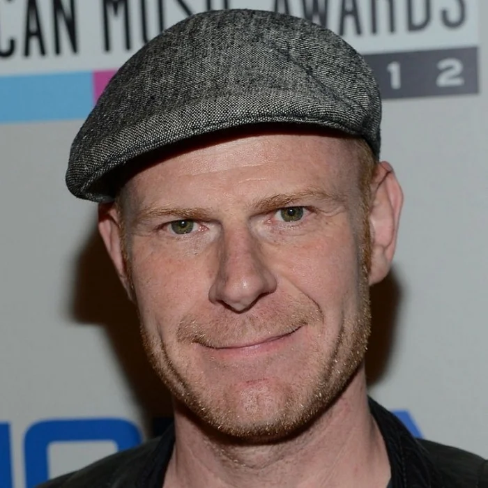 JUNKIE XL : BIOGRAPHIE DU DJ NÉERLANDAIS ET COMPOSITEUR DE CINÉMA