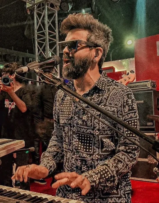 HABIB, CHANTEUR DE MARIAGE TUNISIEN : UNE VOIX INOUBLIABLE