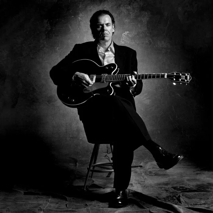 JOHN HIATT : LE BAROUDEUR DU BLUES FOLK AMÉRICAIN