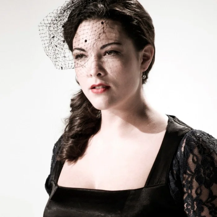 CARO EMERALD : LA REINE DU JAZZ POP NÉERLANDAIS
