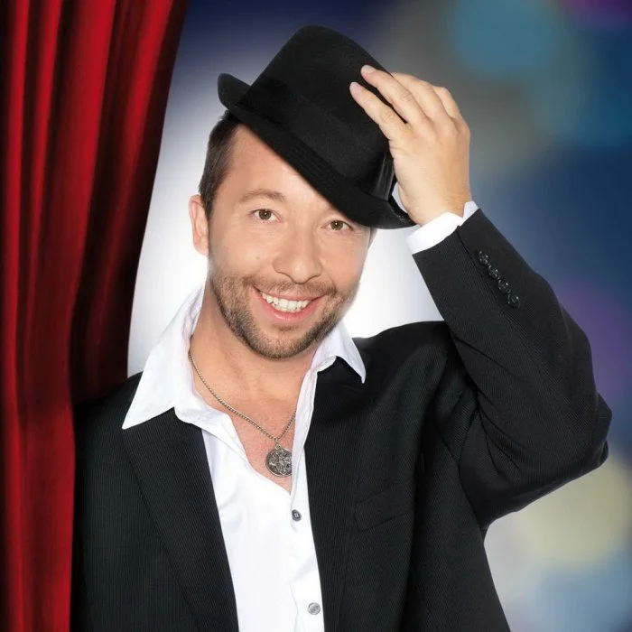 DJ BOBO : LE ROI DE L'EURODANCE SUISSE, BIOGRAPHIE