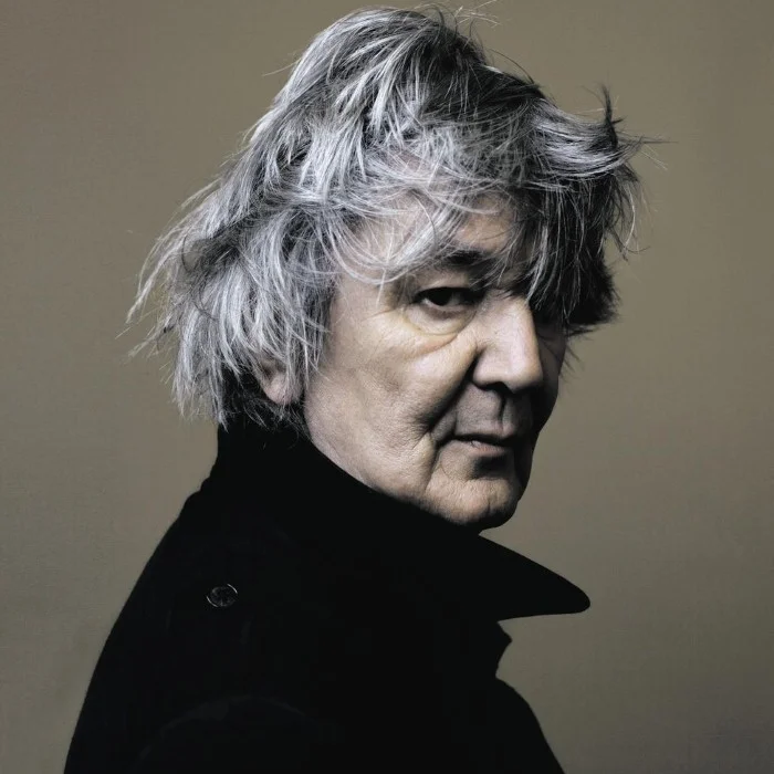 JACQUES HIGELIN : BIOGRAPHIE, CARRIÈRE ET HÉRITAGE DU POÈTE ROCK