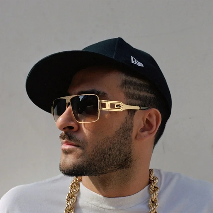 ARMAND VAN HELDEN : LE MAÎTRE DE LA HOUSE QUI A MARQUÉ LES ANNÉES 90
