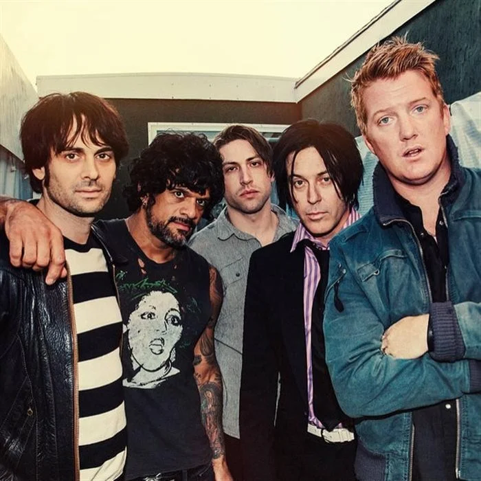 QUEENS OF THE STONE AGE : L'ODYSSÉE DU STONER ROCK