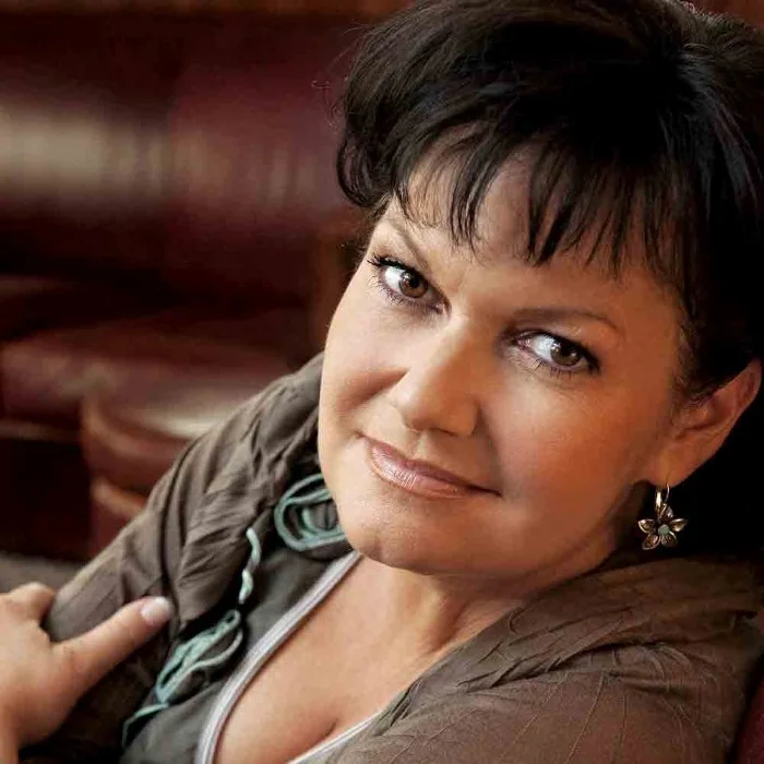 MAURANE : LA VOIX INOUBLIABLE DE LA CHANSON FRANÇAISE