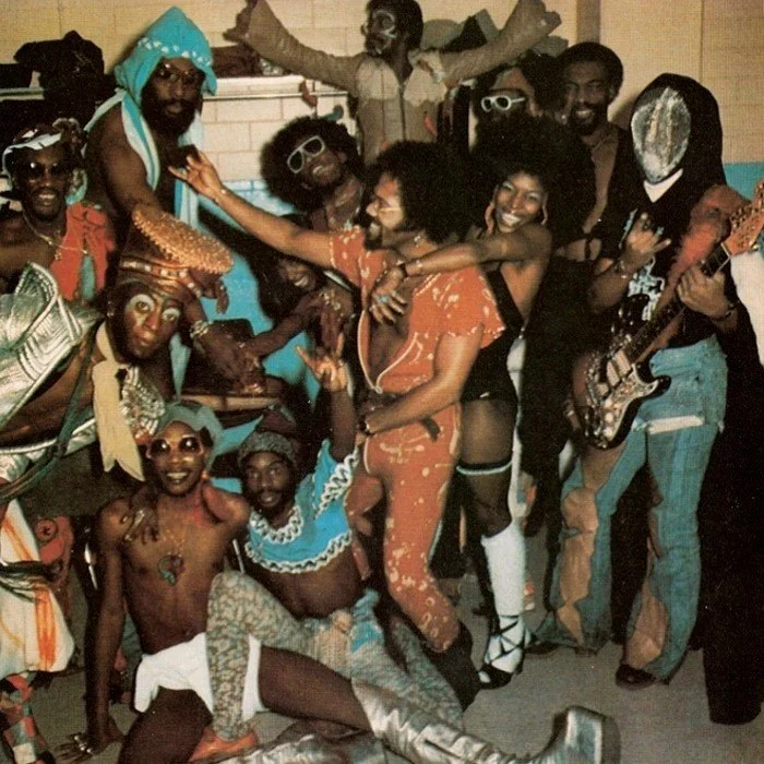 PARLIAMENT : PIONNIERS DU P-FUNK ET MAÎTRES DE LA SYNTHÈSE SONORE
