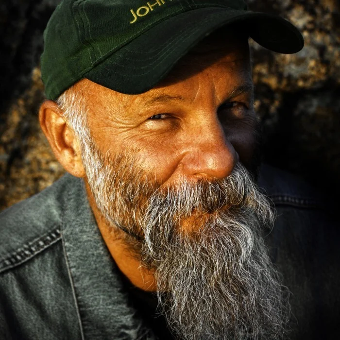 SEASICK STEVE : LE BLUESMAN BARBOU A L'AME BRUTE