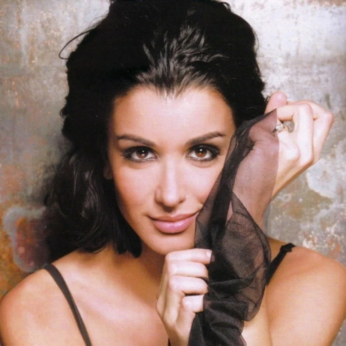 JENIFER : BIOGRAPHIE DE LA STAR DE LA POP FRANÇAISE