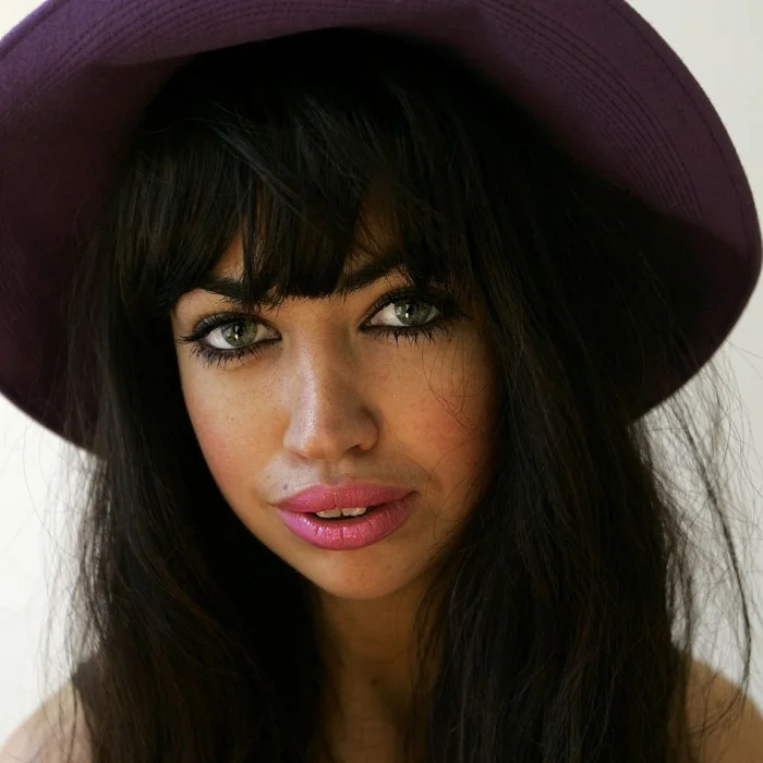 AURA DIONE : LA REINE DE LA POP DANOISE