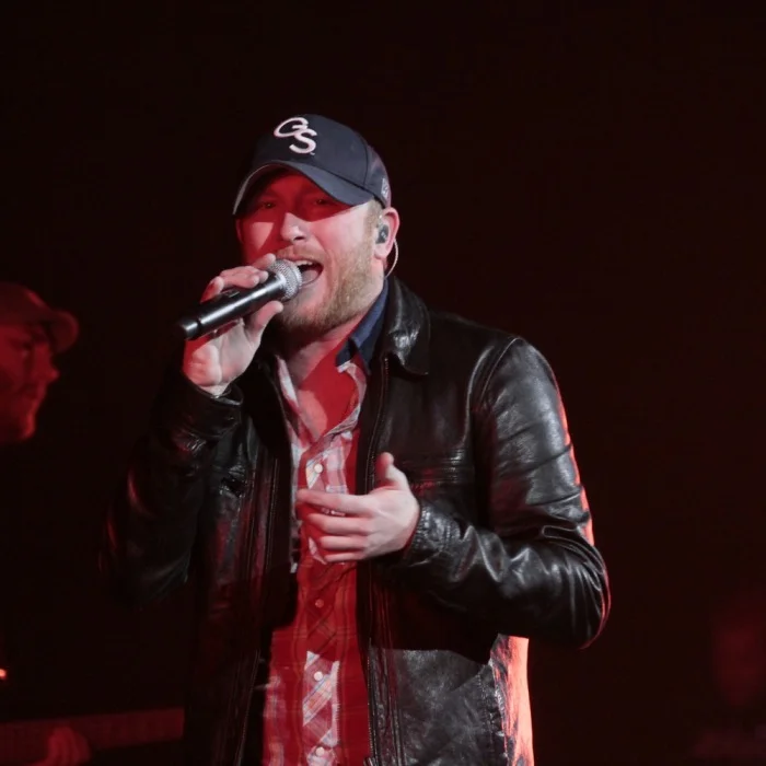 COLE SWINDELL : LA VOIX DU BRO-COUNTRY AMÉRICAIN