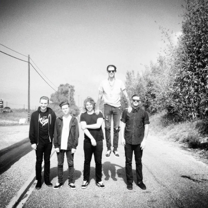 THE NEIGHBOURHOOD : L'HÉRITAGE DU GROUPE INDIE ROCK AMÉRICAIN