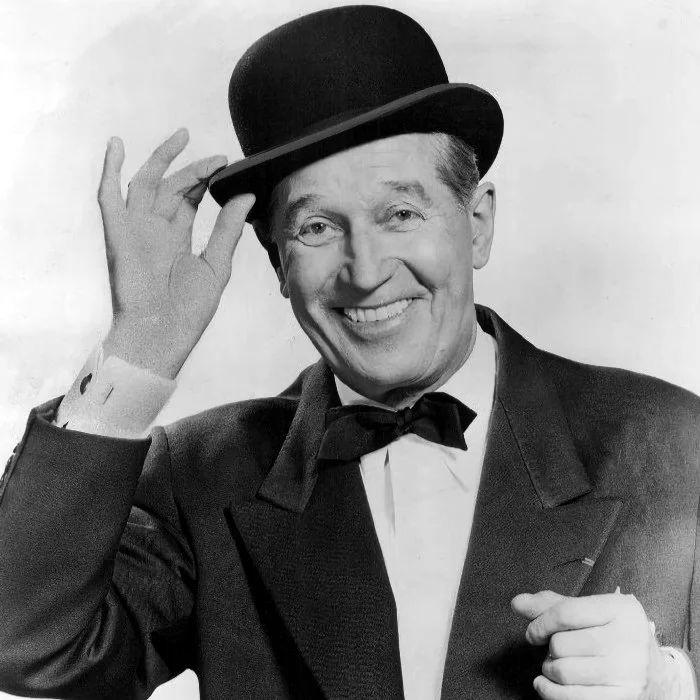 MAURICE CHEVALIER : LE CHARME INTEMPOREL DE LA CHANSON FRANCAISE
