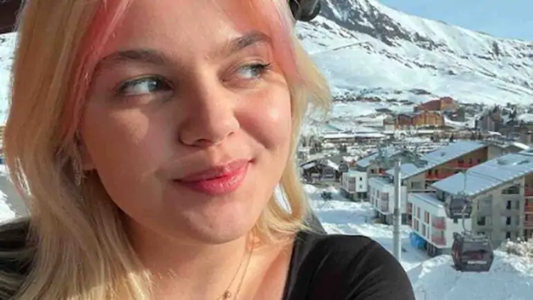 LOUANE SANS FILTRE SUR SON TROUBLE DE L'ATTENTION DANS SON NOUVEAU CLIP