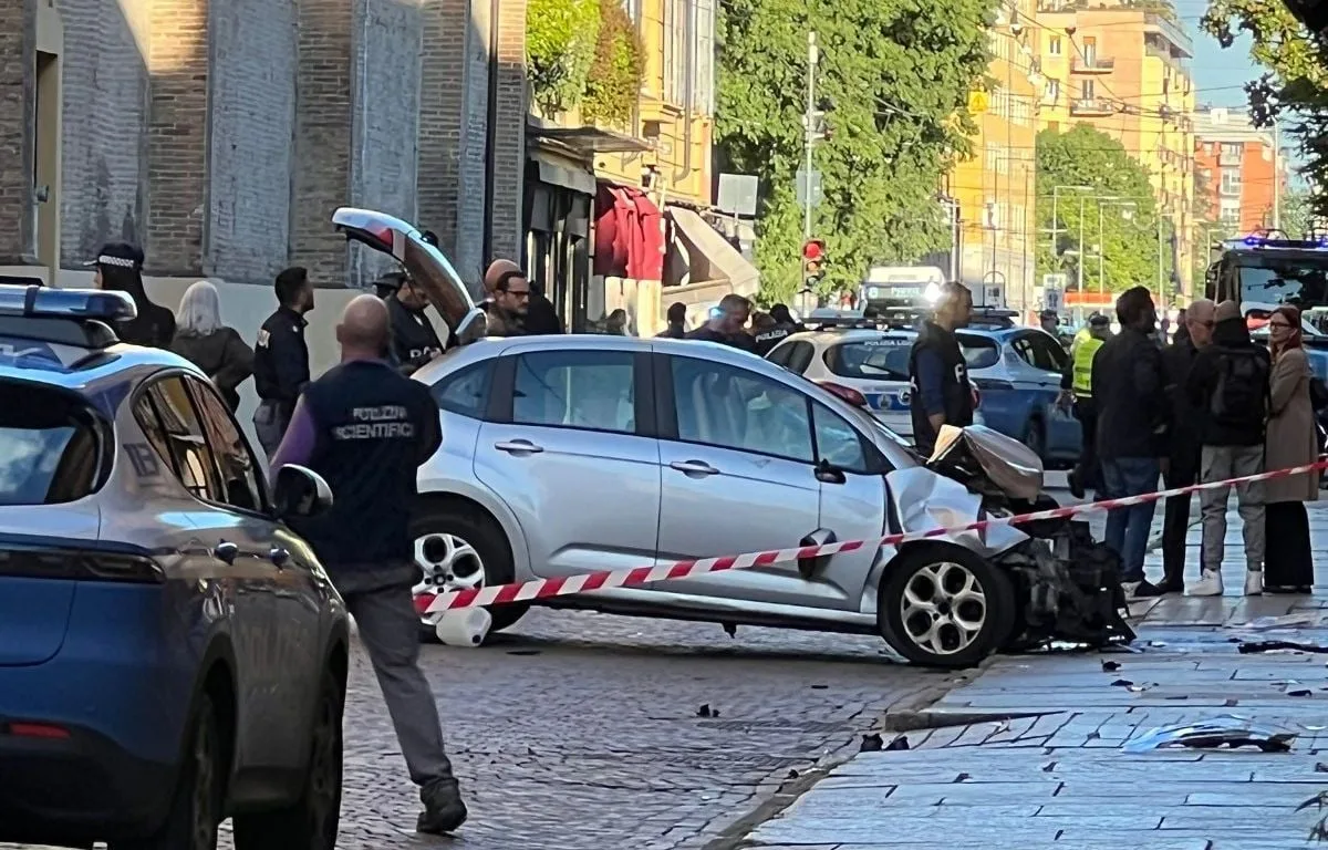 ITALIE : LA PISTE DU TROUBLE PSYCHIATRIQUE DU CONDUCTEUR QUI A FAUCHÉ HUIT PERSONNES À MODÈNE PRIVILÉGIÉE