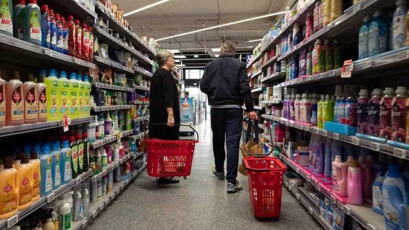 INFOGRAPHIE. LA FRANCE DÉGRINGOLE DANS LE CLASSEMENT DES MEILLEURS ÉLÈVES SUR L’INFLATION: L’ALLEMAGNE RÉSISTE DÉSORMAIS MIEUX (MAIS PAS L’ESPAGNE MALGRÉ DES MILLIARDS D’EUROS DÉPENSÉS)