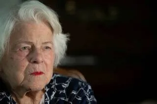 TÉMOIGNAGE. « J’IGNORE QUI M’A DÉNONCÉE » : CÉCILE, DÉPORTÉE À 13 ANS, EST UNE DES DERNIÈRES ENFANTS D’AUSCHWITZ EN VIE